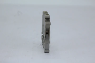 Used Phoenix Contact VDE-0611 Misc Industrial Equipment California US | Davliegogo LLC #1718544