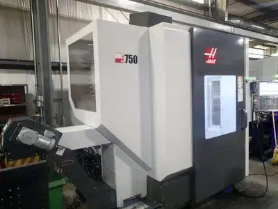 HAAS UMC-750 Universal Machining Centers | Lion Machinery (2)