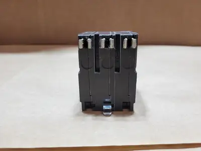 USED SQUARE D QO320