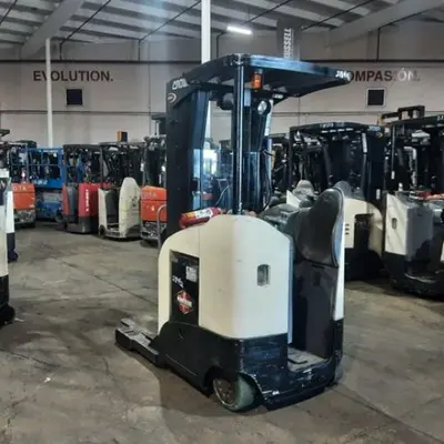 USED 2016 CROWN RR5725-45