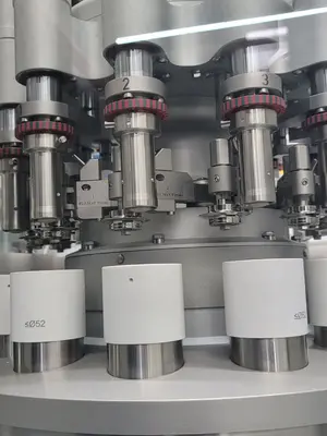 USED 1900 SYNTEGON AUTO INJECTION FILLING LINE