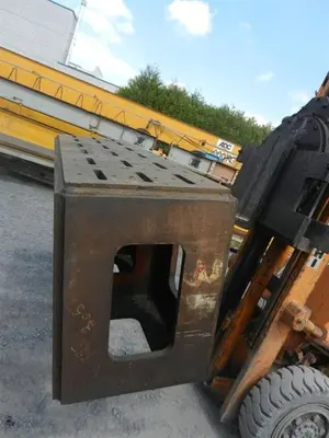 USED CLAMPING TABLE 2000 X 800 X 600 MM