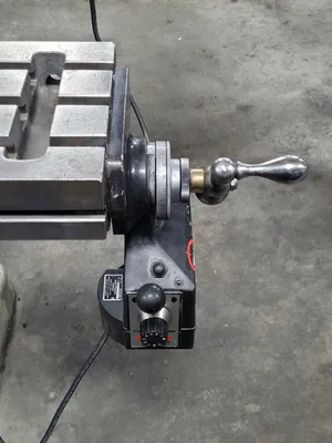 BRIDGEPORT Series 1 2 HP Mills, Vertical | Machinery Central (16)