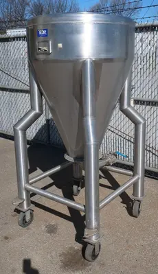 SPC8999  Tank 100 gallon vertical tank, Stainless Steel, conical on casters