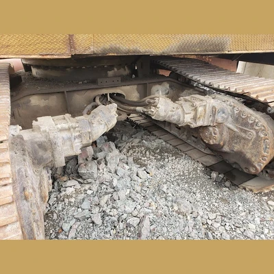 Caterpillar 235B Excavator