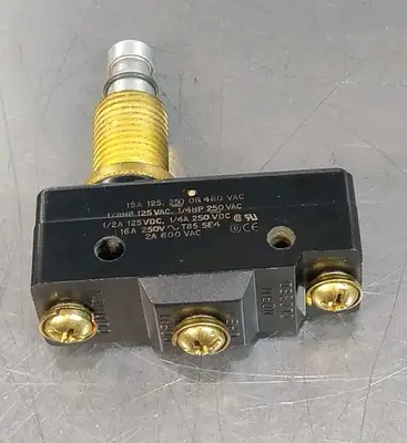 Honeywell BZ-2RN702 Snap Action Switch Loc4D24/2
