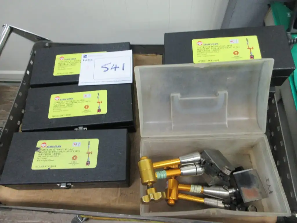 Used _UNKNOWN_ _UNKNOWN_ Magnetic Bases TW | Apex Group #1551381