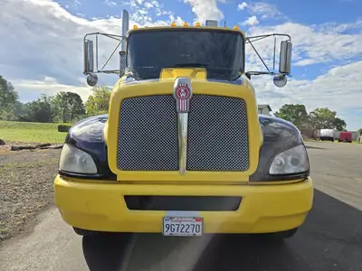 USED 2014 KENWORTH T370