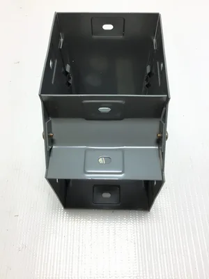 USED ⚡ BRAND: SQUARE D – TRUSTED FOR DURABLE AND RELIABLE ELECTRICAL SOLUTIONS 📐 MODEL: LD490L – WIREWAY AUXILIARY LAY-IN GUTTER 90° ELBOW