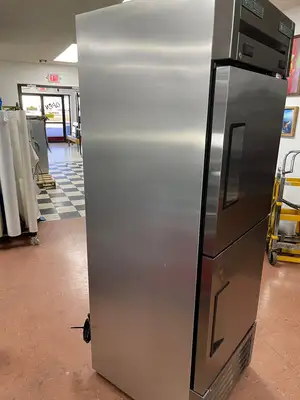 Used True 2018 True T-23DT-HC 27" One Section Reach-in Combo Refrigerator/Freezer 115V 9400323 Refrigerators Illinois US | Falcon Restaurant Supply #1376426
