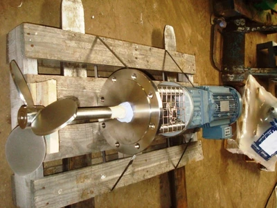 Geared Clamp On Stirrer, 1.1 Kw