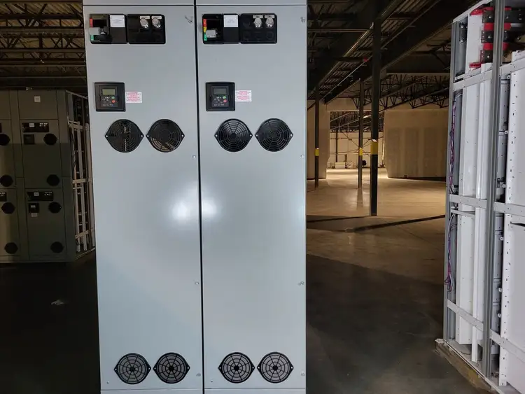 Used EATON SVX060A1-5A4N1 Switchgears British Columbia CA | Lenmark #240303