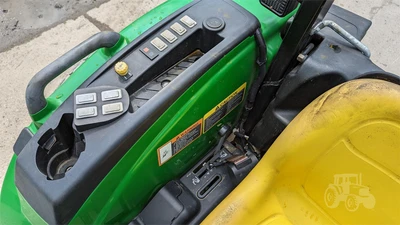 USED JOHN DEERE 4044M