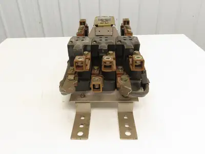 Square D GO 1 Motor Starter Class 8536 Ser C NEMA Size 5 600V 200Hp 4AWG-500MCM