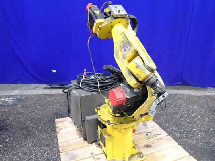 Used 2000 FANUC ARC MATE 100I Robots Ohio US | HGR 24 #1266328
