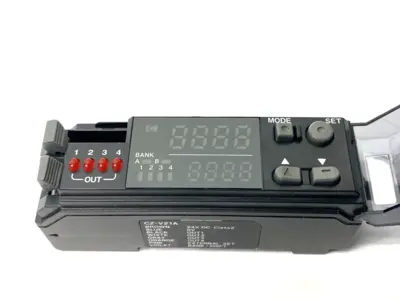 USED KEYENCE CZ-V21A