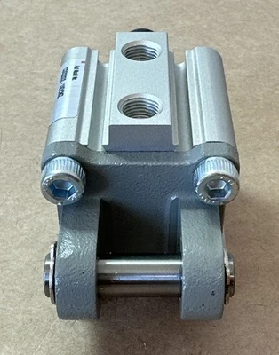 NEW SMC CDQ2D32-10DCMZ