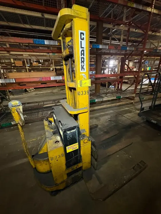Used _UNKNOWN_ _UNKNOWN_ Pallet Stackers Ohio US | Myron Bowling Auctioneers Inc #1504494