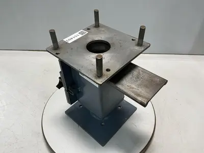 USED METAL FABRICATOR NO MODEL NUMBER / NO TAG