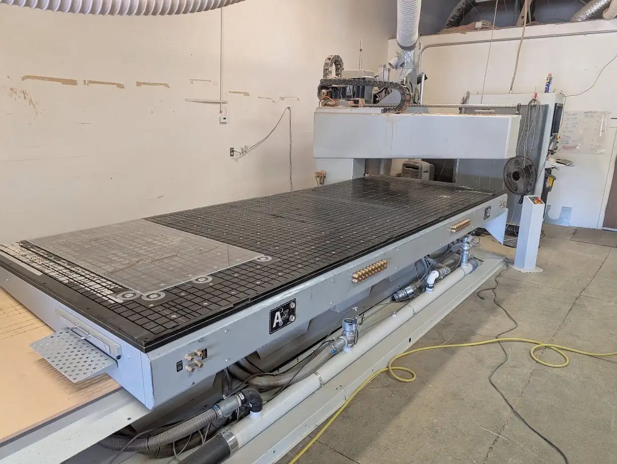 USED 2006 HOLZHER 7226ME