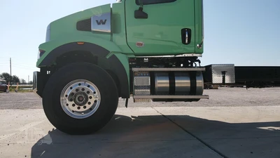 New | in-Stock 2025 WESTERN STAR 47X Cab Chassis trucks Texas US | Roll Off Truck World #1492024