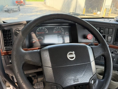 Used 2006 VOLVO VNM Conventional trucks Indiana US | Miedema Asset Management Group #1414527