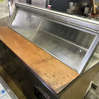 174-0161 Federal Industries SQ5CD 60" Self Contained Full Service Deli Cooler