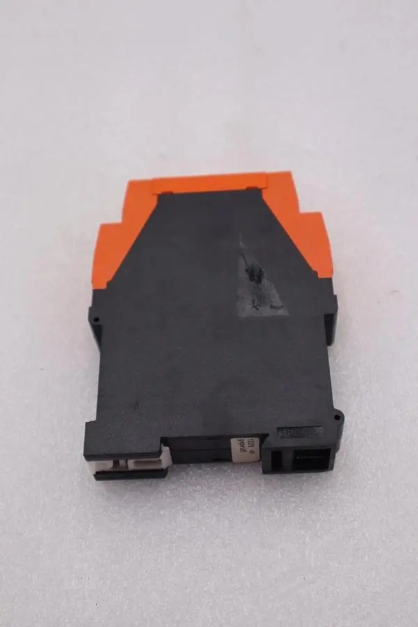 DOLD & SOHNE LG5929 SAFEMASTER SAFETY RELAY STOCK #K-1034A