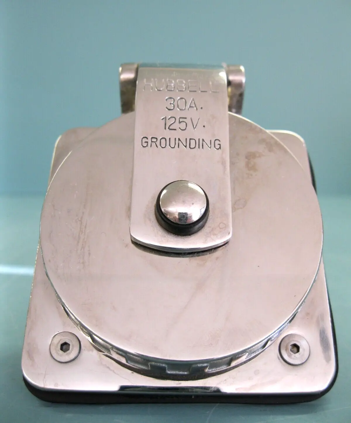 Hubbell Twist-Lock Chrome 3 Wire 30A 125V Grounding Outlet H17