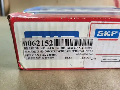 NEW SKF 23028 CC/W33