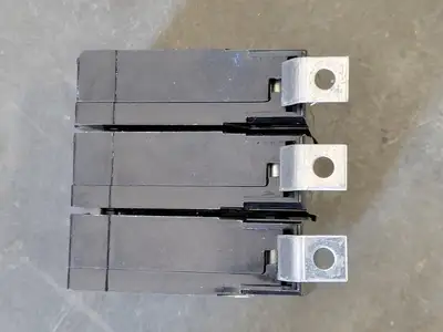 USED CUTLER-HAMMER BAB3015H