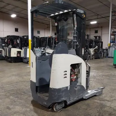 USED 2016 CROWN RR5725-45