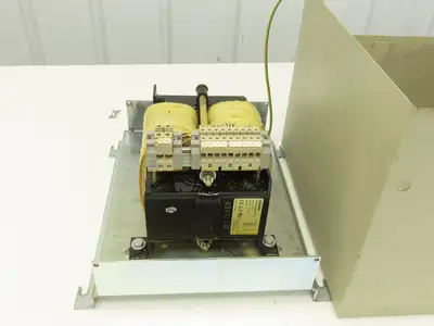 Siemens 4AT3096-0EQ80-0FD0 Stepdown Transformer 3/17kva HV 280-575V LV 120V 1PH