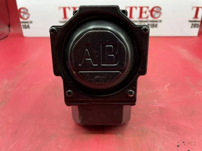 NEW ALLEN BRADLEY NO: MPL-B330P-MJ22AA
