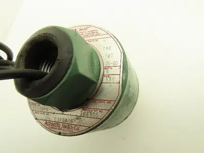 Asco Redhat 8320A86 Solenoid Valve 3 Way 40psi 1/4 NPT 120VAC Lot of 7