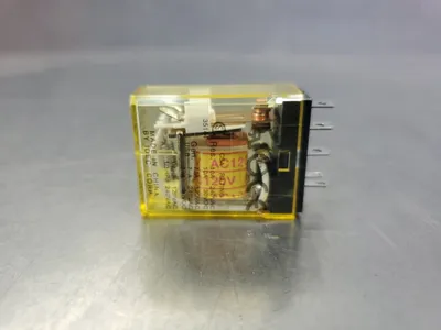 IDEC RIHB-UAC120 GENERAL PURPOSE RELAY, 120V - Lot of 4. 4C-43