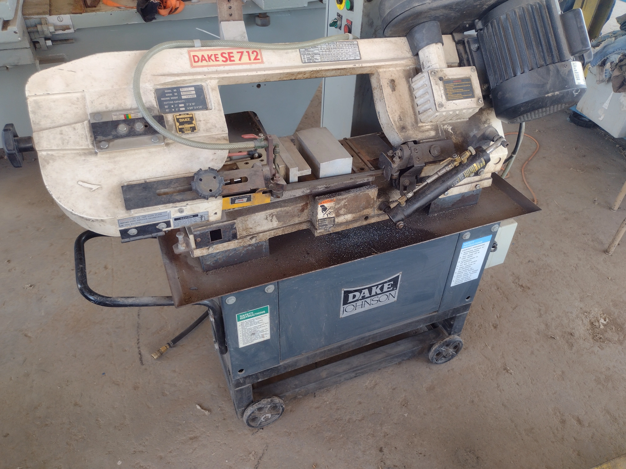 USED DAKE JOHNSON 712 BANDSAW
