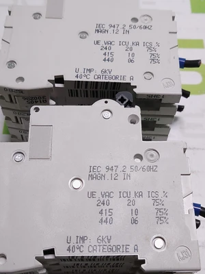 MERLIN GERIN MULTI9 C60N D16A 3 POLE CIRCUIT BREAKER