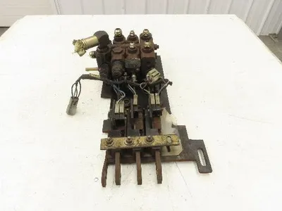 Hyster 3-Lever Hydraulic Spool Valve Forklift Mast Control E60XM2-33