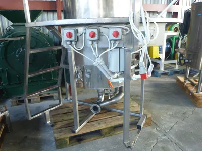 _UNKNOWN_ 700 L Tanks SS Europe 0-4,999 Litres | Perry Equipment (3)