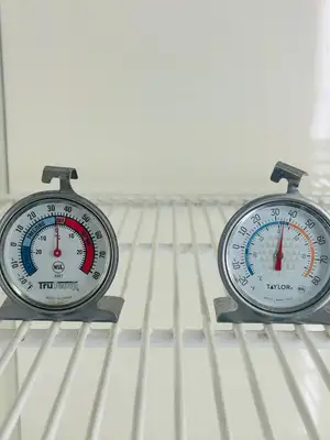 True GDM-72 3 door glass commercial Refrigerated  Merchandiser Refurbished