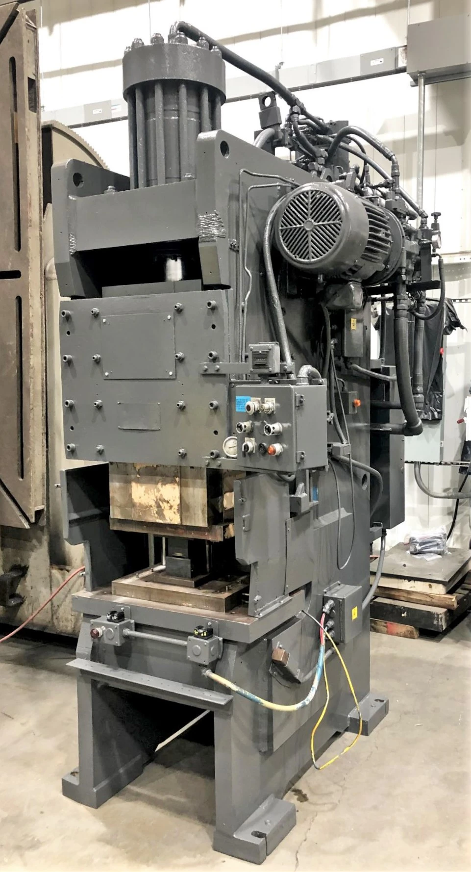 USED STANDARD STANDARD DC100 PRESS