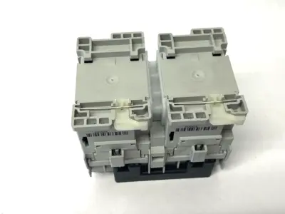 New | in-Stock Allen-Bradley Ser. B Reversing Contactor, 3-Main, 2 NO, 2 NC. Aux. PLC Contactors Michigan US | Maverick Industrial Sales #1396147