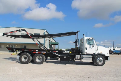 New | in-Stock 2027 FREIGHTLINER 114SD PLUS Rolloff Trucks Texas US | Roll Off Truck World #1507657