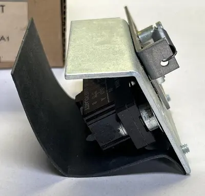 New | in-Stock CUTLER-HAMMER C360KA1 Contact Blocks Ohio US | Surplus Asset Holdings #1225598