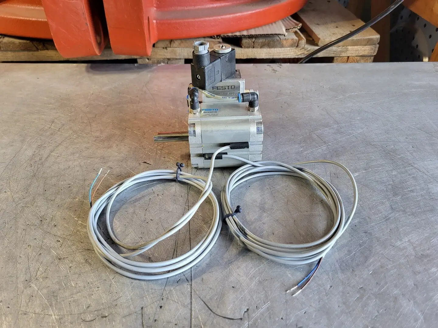 NEW FESTO ADVU-40-35-P-A-SA