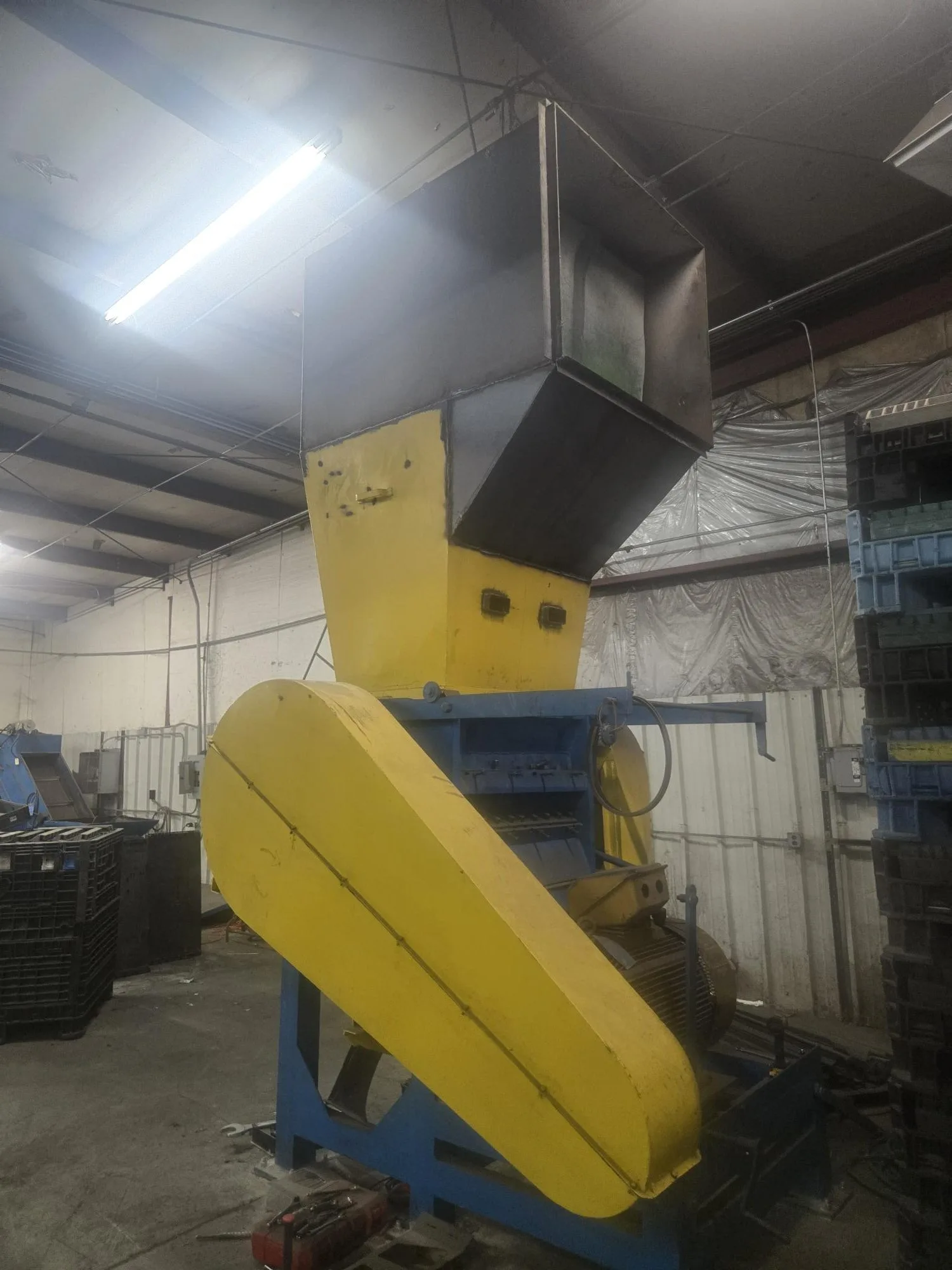 150 HP Granulator 38″ x 28″