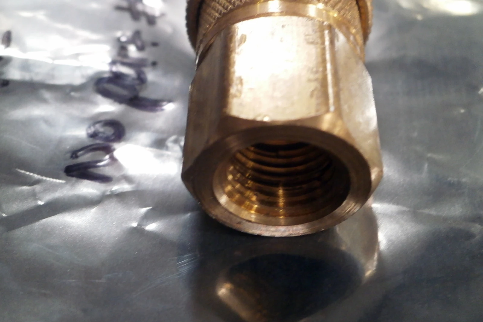 USED Milton Kwik Change "M" Style Coupler / 1/4" Brass