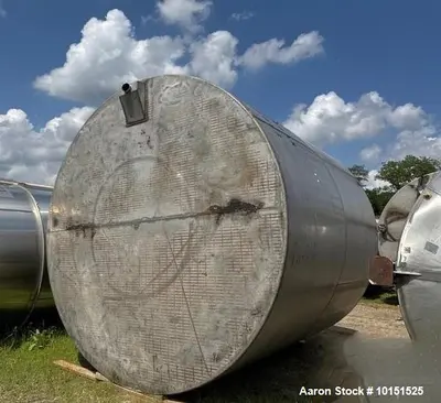 Used Stainless Steel Approx.10,000 Tank; 132" dia. X 144" straight side