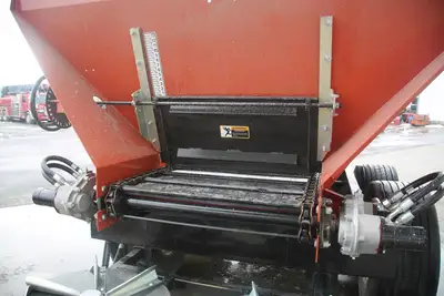 New | in-Stock 2026 PEQUEA SP400 Manure Spreaders Pennsylvania US | Zimmerman Farm Service #1410443